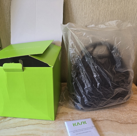 KASK Shadow Visor ski or snowboard $590 - Picture 7 of 17